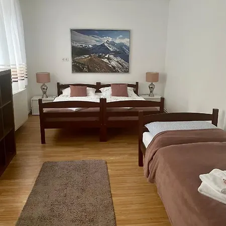 Zur Bruecke Apartman *