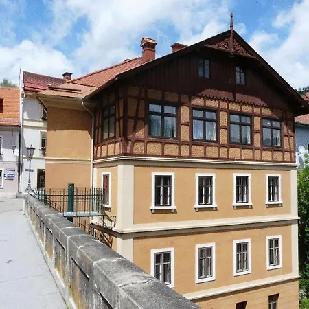 Zur Brücke *