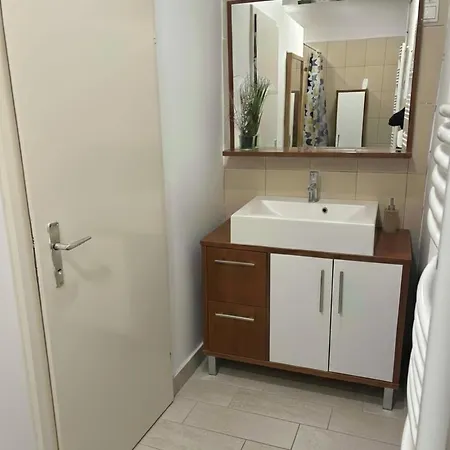 Zur Bruecke شقة *