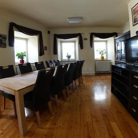 Zur Bruecke דירה