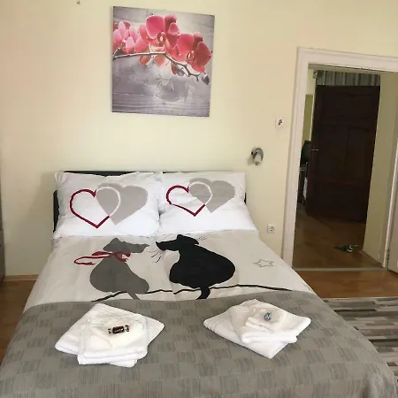 Zur Bruecke Apartman *